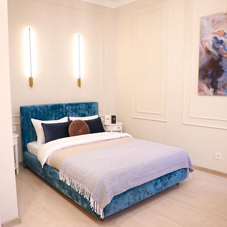 Modern Apartment, 3Mins To Opera Лвив Екстериор снимка