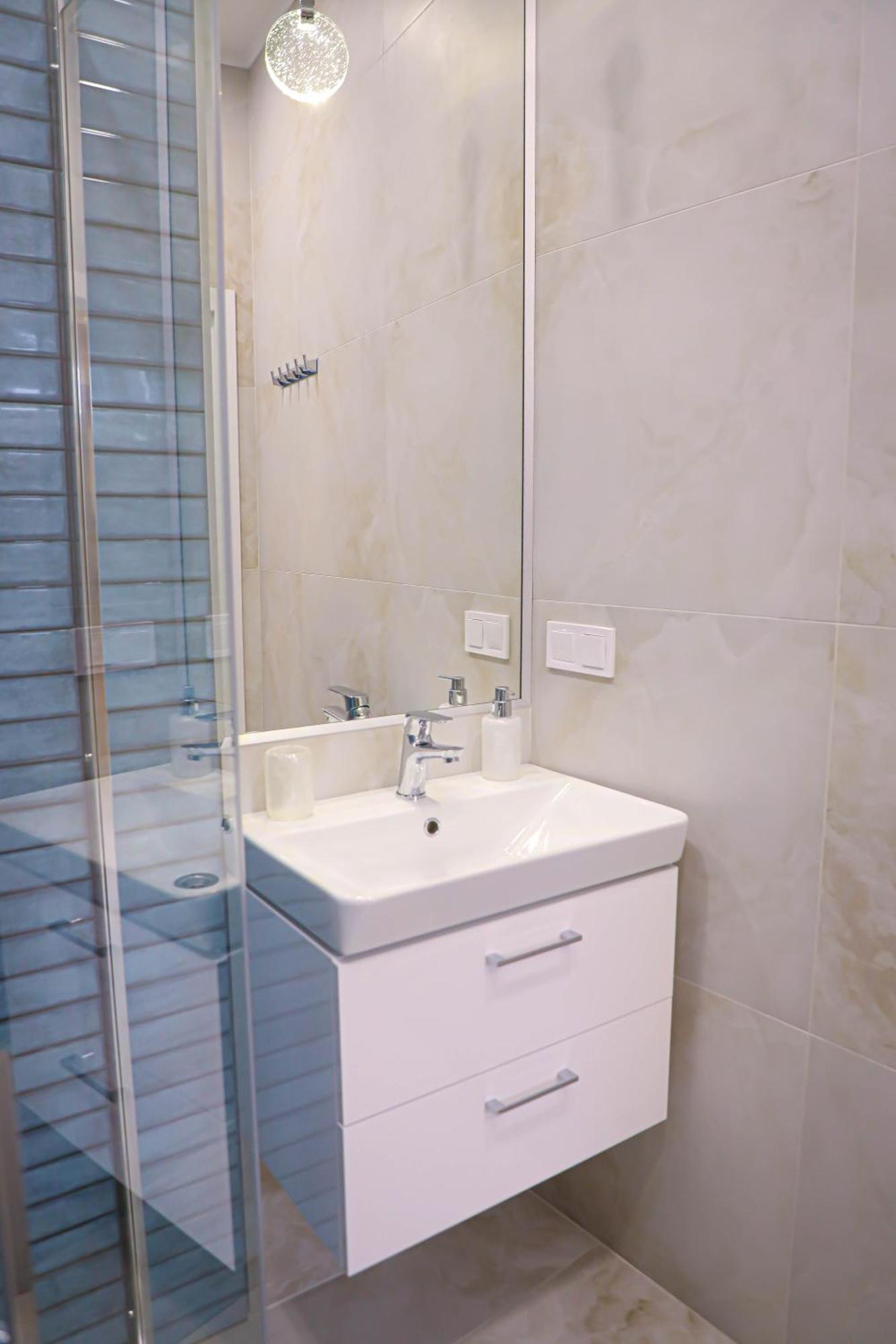 Modern Apartment, 3Mins To Opera Лвив Екстериор снимка