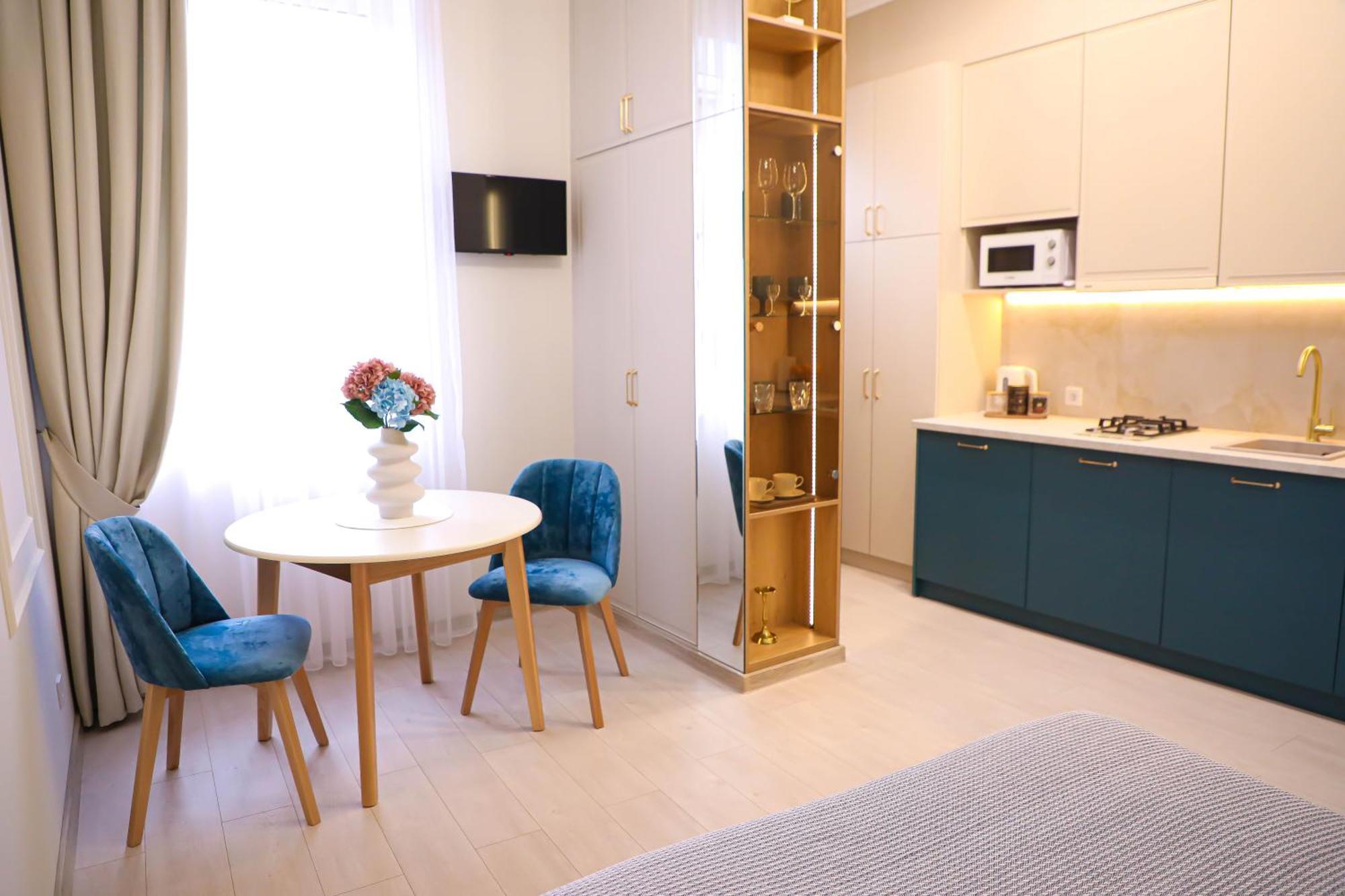 Modern Apartment, 3Mins To Opera Лвив Екстериор снимка